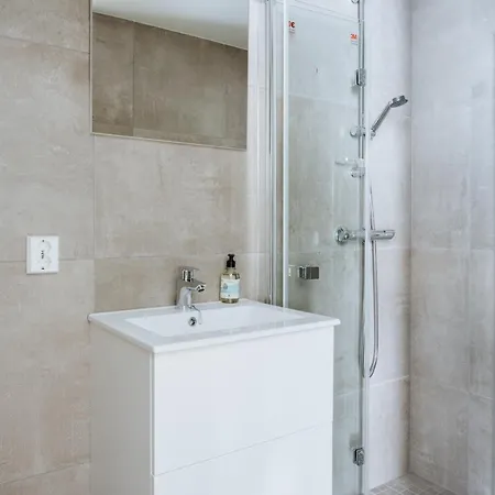 L Strandgaten - New In Center